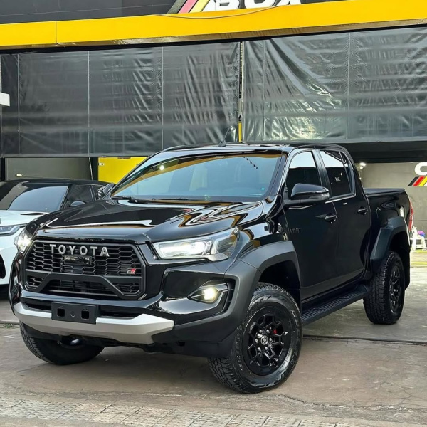 HILUX GR SPORT 2024 OU 350 MIL NO PIX 💰